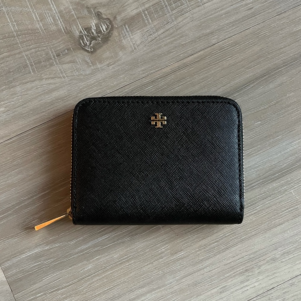 Tory Burch Zip Wallet